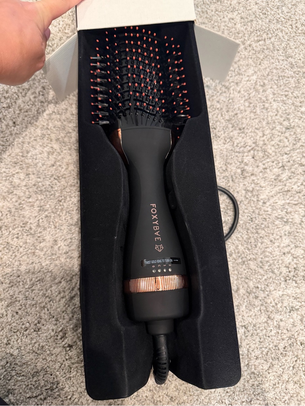 FOXYBAE Rose Gold Blowout Dryer Brush - Picture 3 of 3